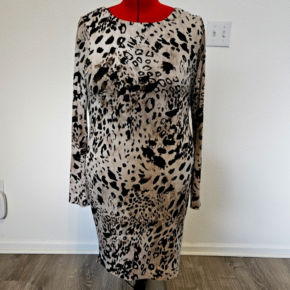 Vince Camuto Black and Cream Animal Print Long Sleeve Dress. XL